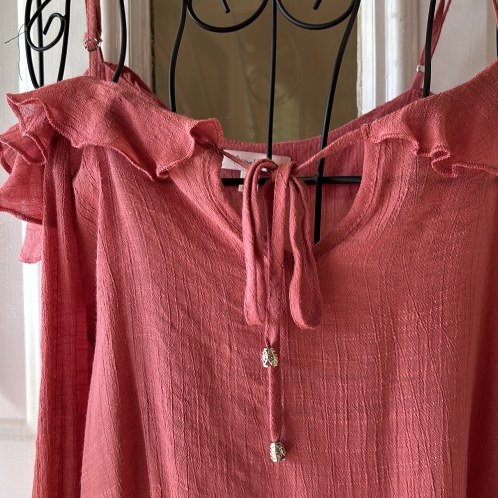 Active USA Ruffled Camisole Rose Sm Spaghetti Strap Long Sleeve Cold Shoulder - Picture 2 of 6